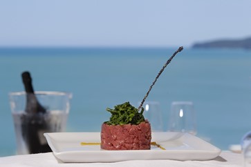 tart tar di tonno del ristorante di pesce fresco centro storico di Vieste in piazzetta Petrone