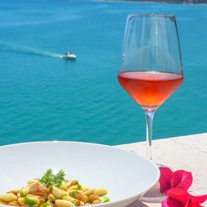 piatti tipici Ristorante Piazzetta Petrone nel centro storico di Vieste nel Gargano