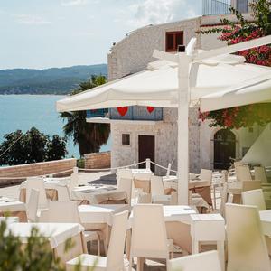Ristorante Piazzetta Petrone nel centro storico di Vieste nel Gargano