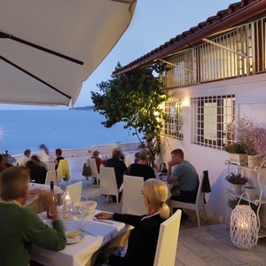 Ristorante Piazzetta Petrone nel centro storico di Vieste nel Gargano